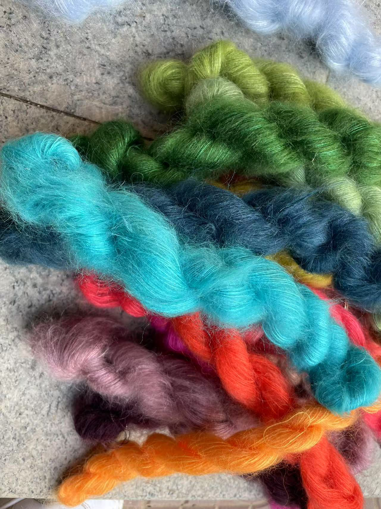 费雯丽 空中真丝幼马海毛毛线细线羊毛手工编织diy钩针织毛衣围巾