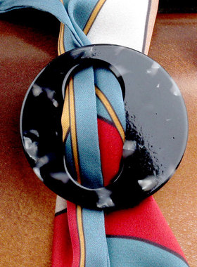 小号高级感圆形猪鼻子玳瑁丝巾扣环奢华围巾搭丝巾两用女法式配饰