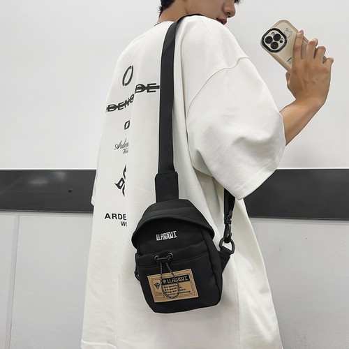 小挎包休闲迷你小胸包运动手机包