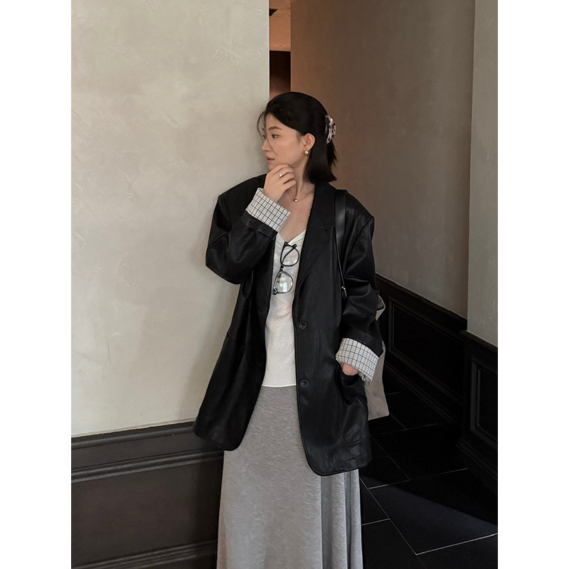 元派bluepops2025秋季新款韩版廓形宽松格纹PU皮西装皮衣外套女