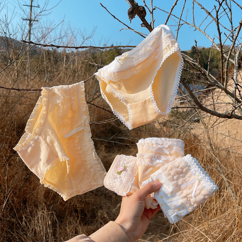 奶油肤纯棉低腰三角内裤