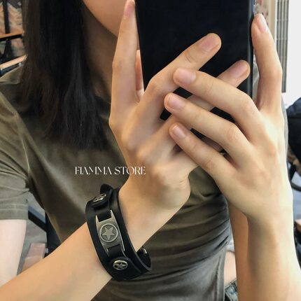 肥阿玛士多日系韩复古ins小众中古星星可调牛皮手链手环手串配饰