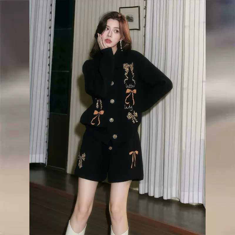 休闲黑色提花套装女秋款慵懒风|