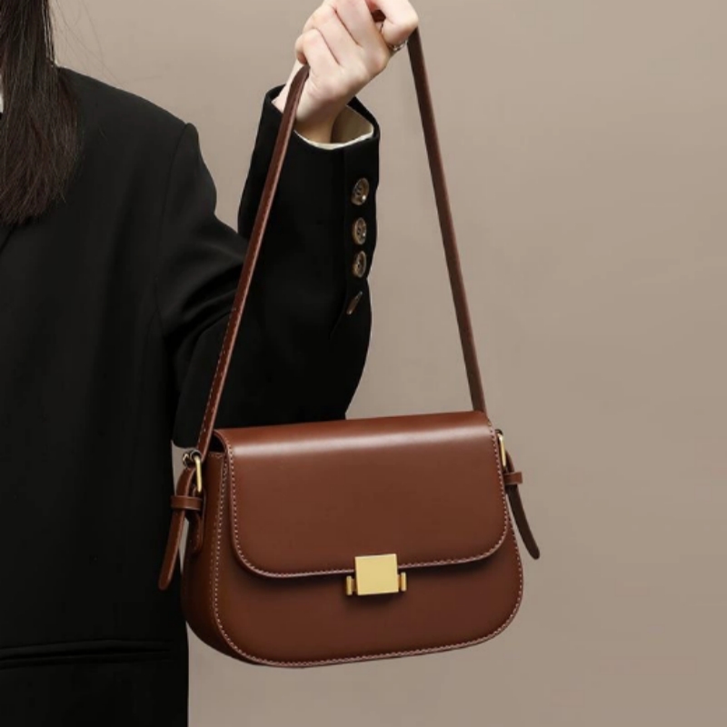 包包女士2025新款百搭斜挎包豆腐包单肩腋下小包高级质感真皮女包