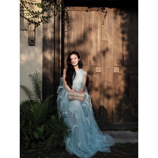 挂脖晚礼服高级感学生日艺考成人礼主持人年会气质绝美订婚裙晨袍