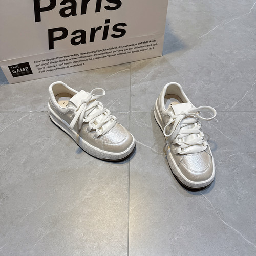 百搭复古系带休闲学生运动板鞋