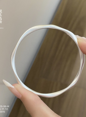 胜银·莫比乌斯环哑光古法或亮面闭口手镯足银999女生时尚款银镯
