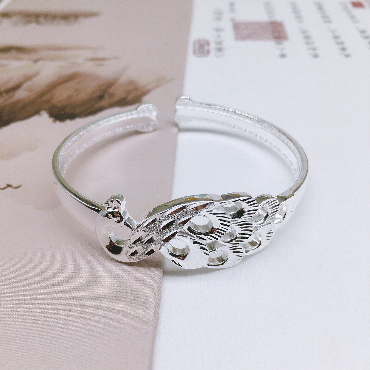 胜银&middot;亮面纯银开口手镯孔雀美丽纯洁百搭简约女生礼物足银999