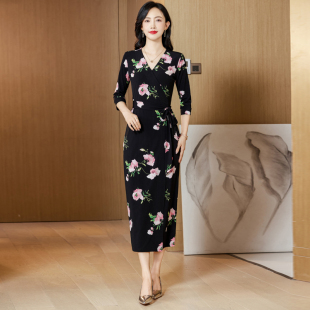 2026春装新款一片式印花长款连衣裙气质优雅显瘦女裹身裙秋季长裙