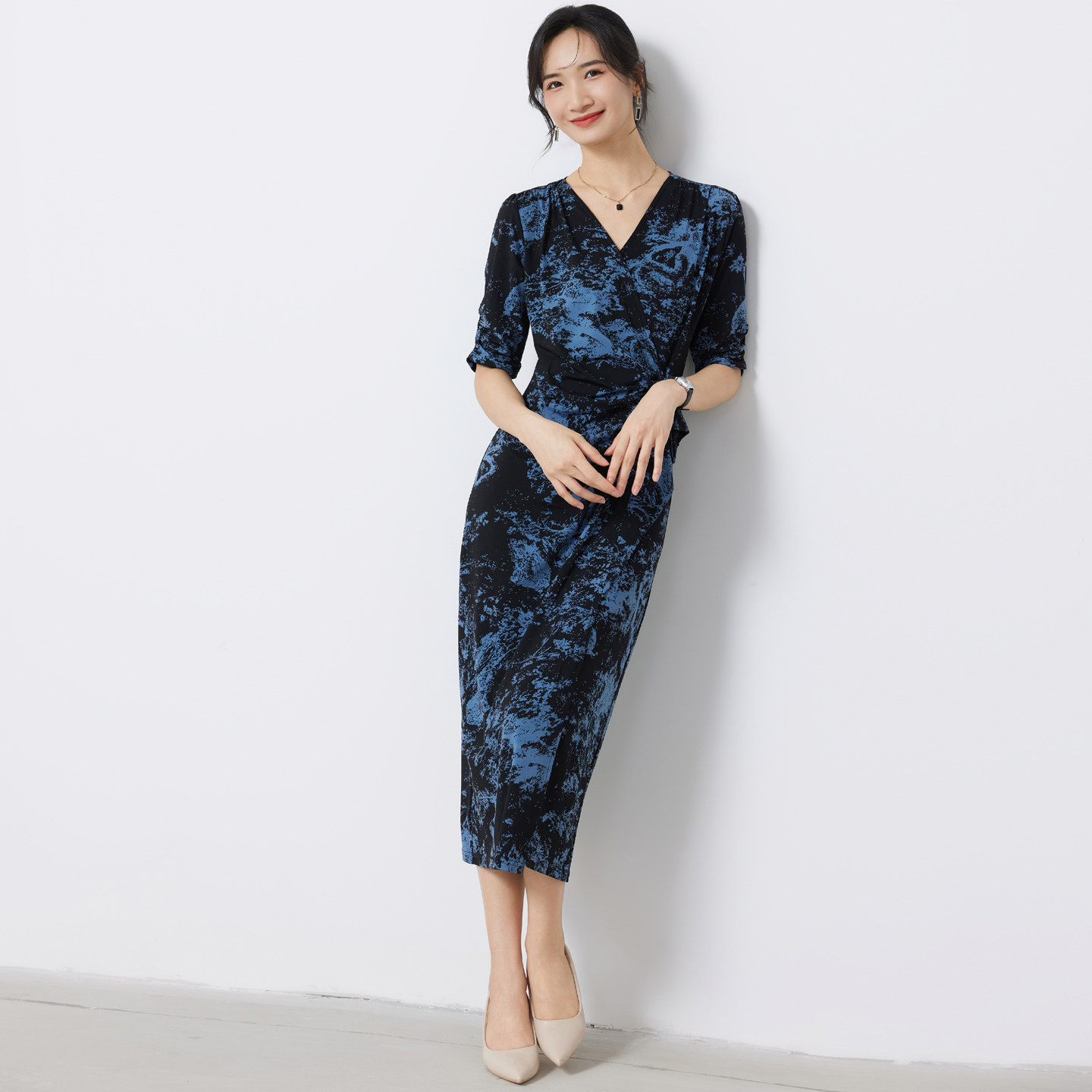 2026春夏新款高端时尚气质优雅印花连衣裙修身显瘦女装遮肚中长裙