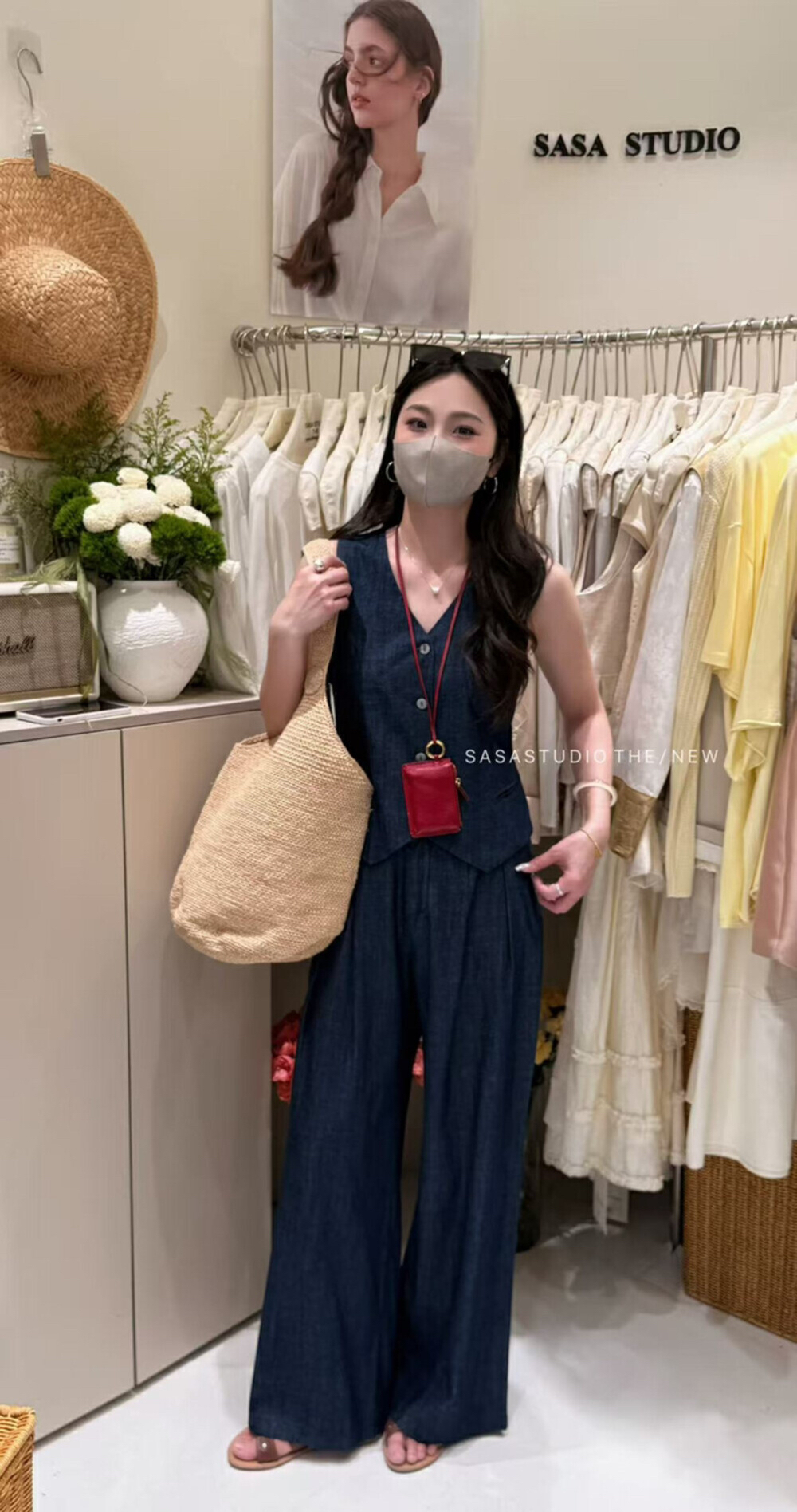 夏上新休闲风无袖V领修身纽扣马甲+设计阔腿裤套装