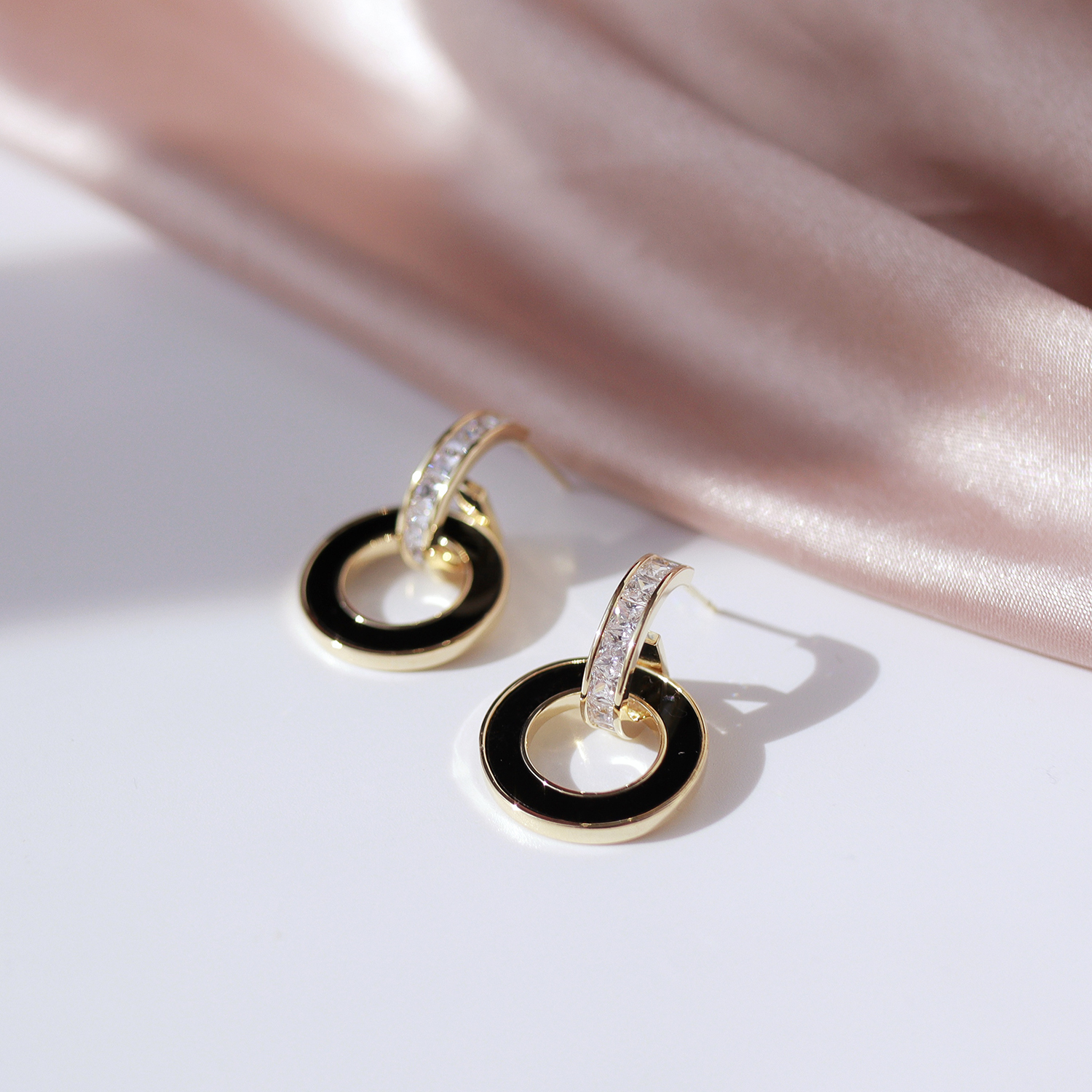 PressingLove黑色圆环耳环