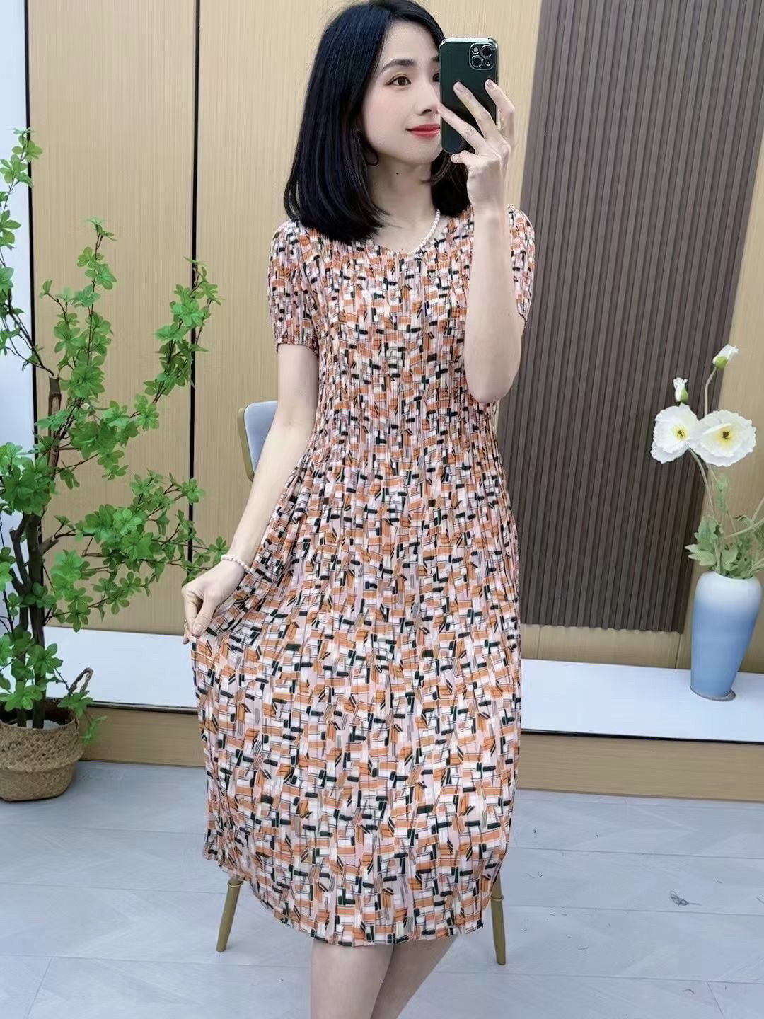 轻薄款夏季裙褶皱印花时尚A字裙