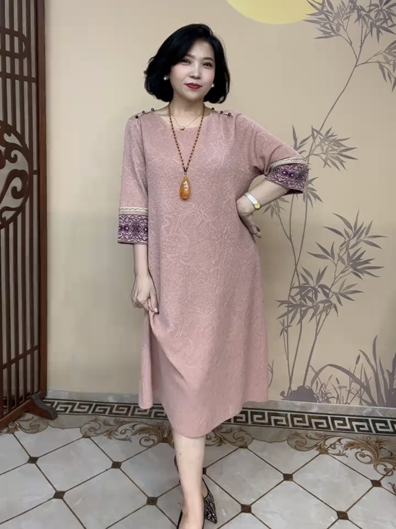 春秋新款七分袖冰麻针织连衣裙时尚气质宽松显瘦减龄修身中长裙