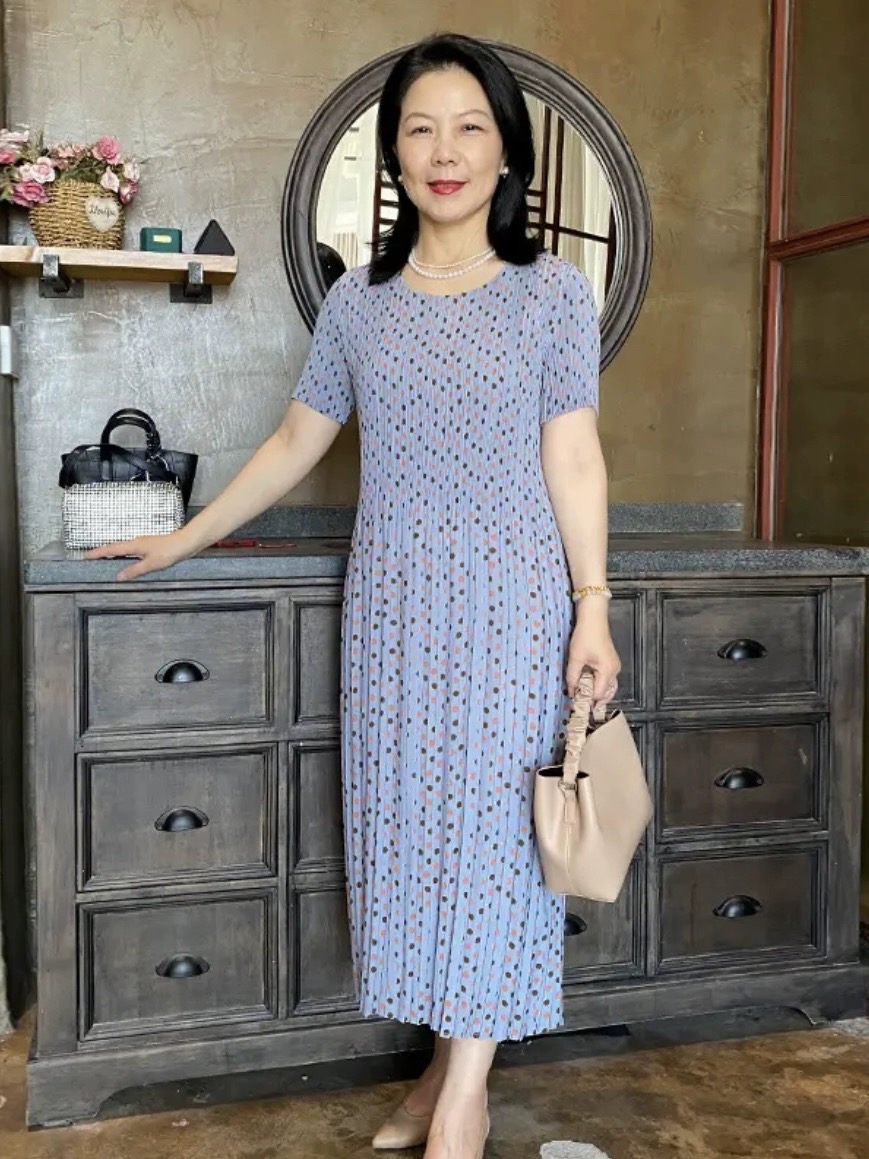 夏季弹力风格褶皱连衣裙时尚印花宽松显瘦妈妈装新款圆领裙子短袖