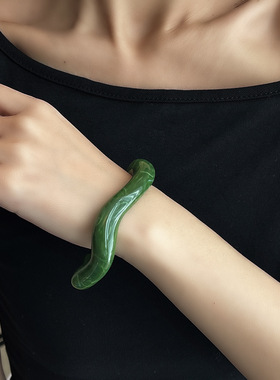 欧美个性高级感晕染开口手饰跨境简约几何亚克力手环不规则手镯