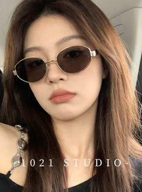 港式复古老钱风椭圆墨镜女2026新款防紫外线高级感尼龙茶色太阳镜