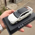 1:43 Scale Genuine Toyota Avalon Pearl White