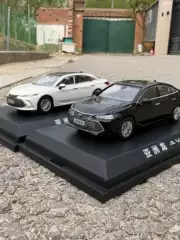 1:43 Original Car Model Toyota Asia Dragon White Sedan Simulation Car Model Car Decoration