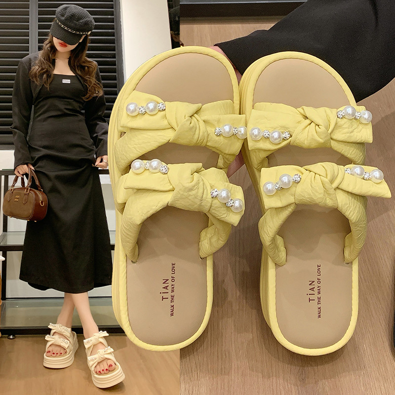 超火厚底凉拖鞋女2025夏季新款百搭蝴蝶结配裙子珍珠沙滩一字拖鞋