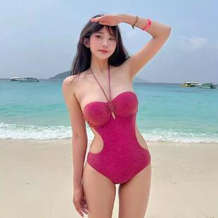 泳衣女新款 高级感抹胸挂脖遮肚显瘦海边度假温泉性感小胸温泉泳装
