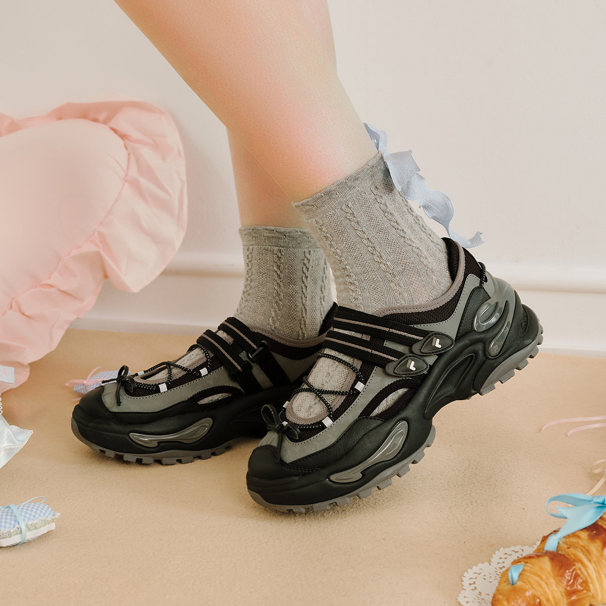 斐乐URBANTECH女软弹百搭凉鞋