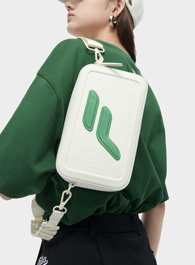 Fila/斐乐夏季新款男女同款户外时尚潮流运动挎包T13U423122F