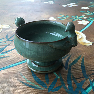 质数堂- 曾芹记鸽形盏香炉 Pigeon-shaped Glazed Celadon Cup