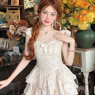 在逃公主甜美小飞袖碎花连衣裙女夏季小个子温柔收腰蓬蓬蛋糕短裙