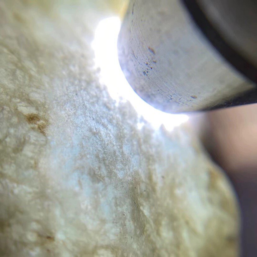 缅甸翡翠原石A货木那包浆脱沙料戒面级别脱沙处肉质细腻发黑643克