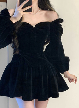 法式性感黑色丝绒连衣裙女秋冬季新款高级感短款名媛小礼服蓬蓬裙