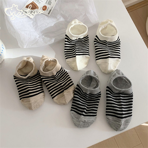 细细条日系拼色条纹袜子