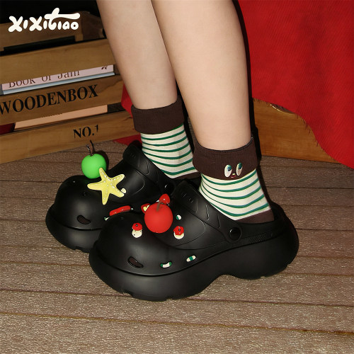 细细条多巴胺红绿苹果洞洞鞋