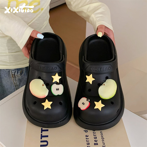 细细条新款仿真苹果片洞洞鞋