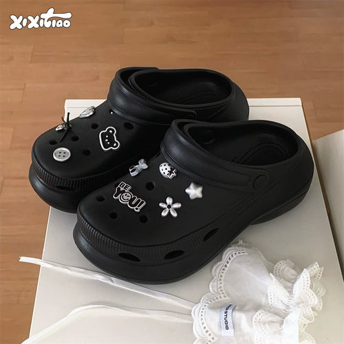 细细条高级感银色小熊洞洞鞋