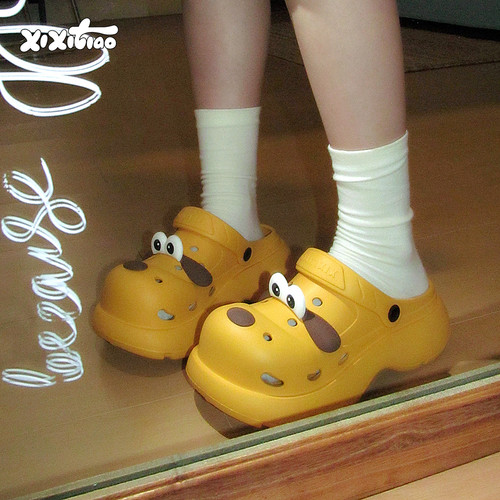 细细条个性大眼睛狗狗洞洞鞋