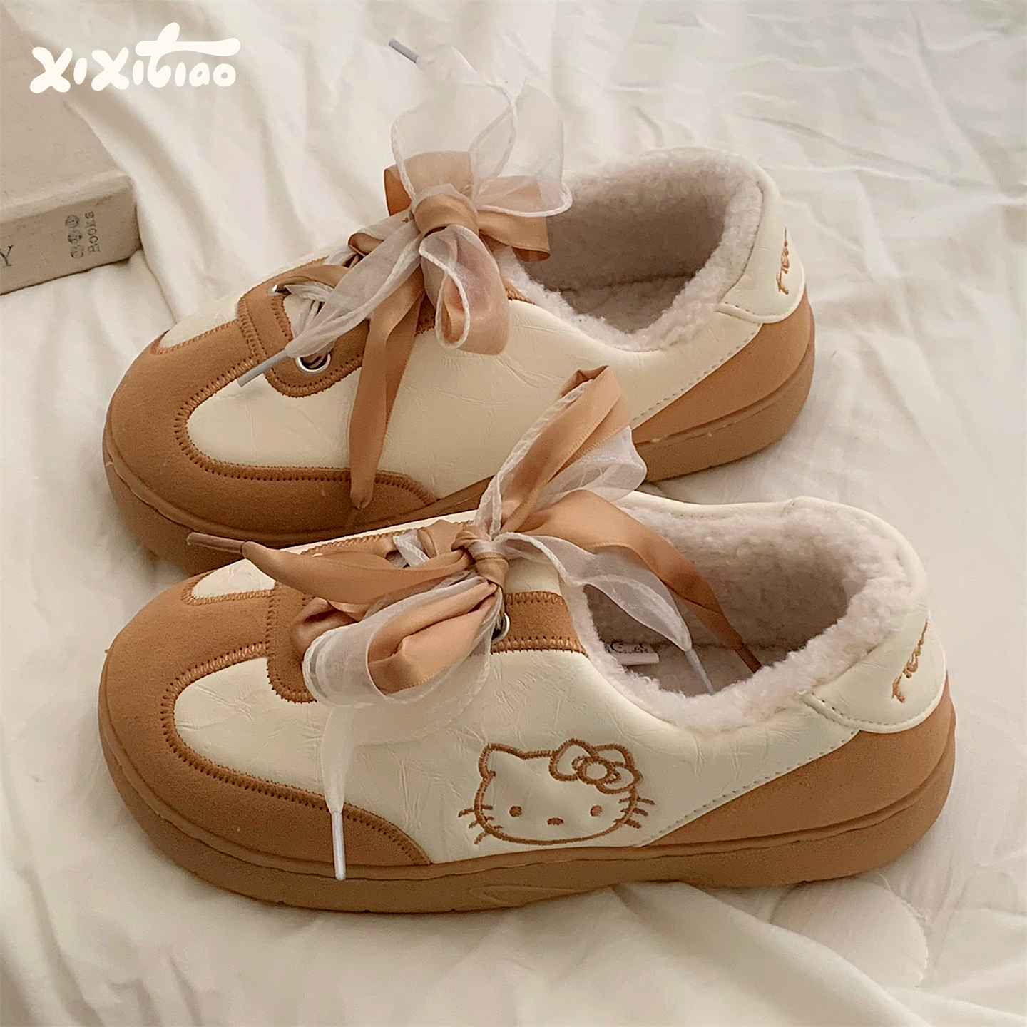 细细条 正版HelloKitty加绒板鞋女冬甜美蝴蝶结德训鞋休闲小白鞋