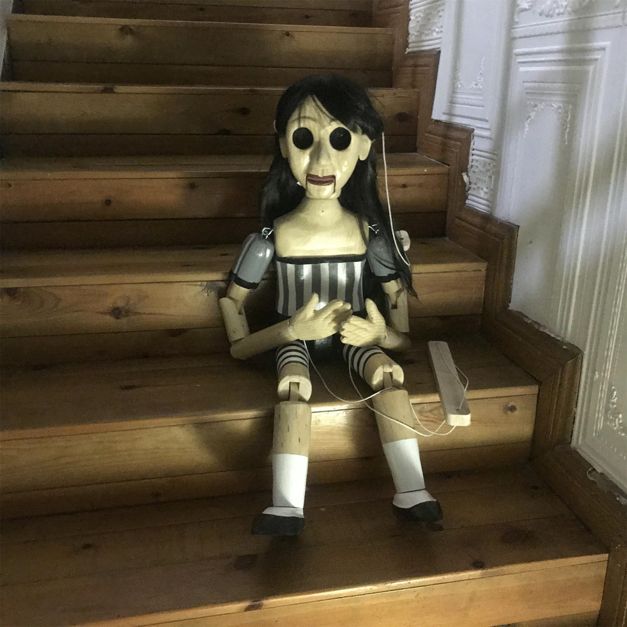 恐怖诡异吓人实木木偶人偶氛围布景舞台道具布景装饰摆件吊诡娃娃