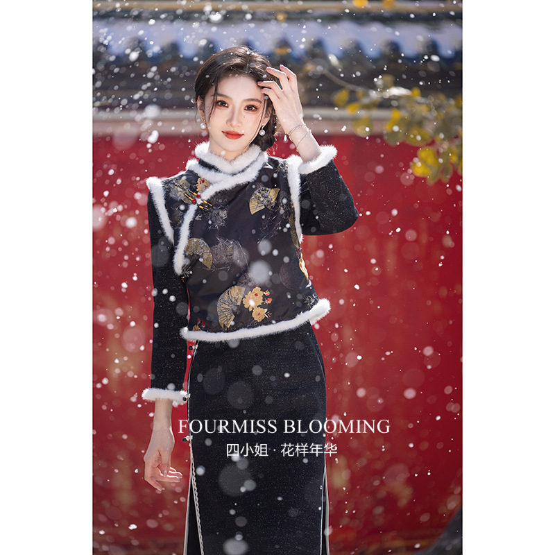 黑色新中式盘扣短款马甲