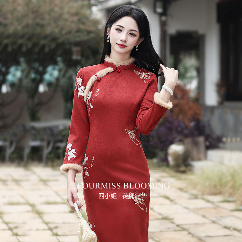 2025冬季加绒绣花连衣裙
