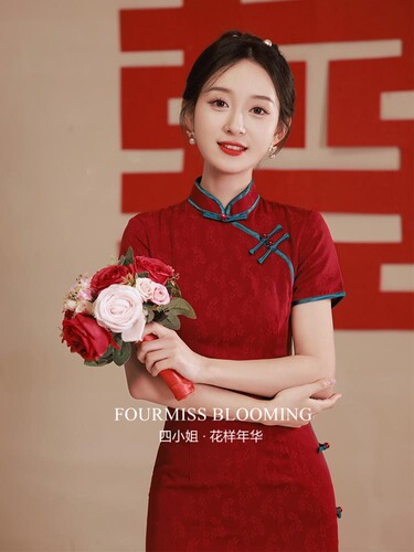 小个子红色结婚敬酒服旗袍