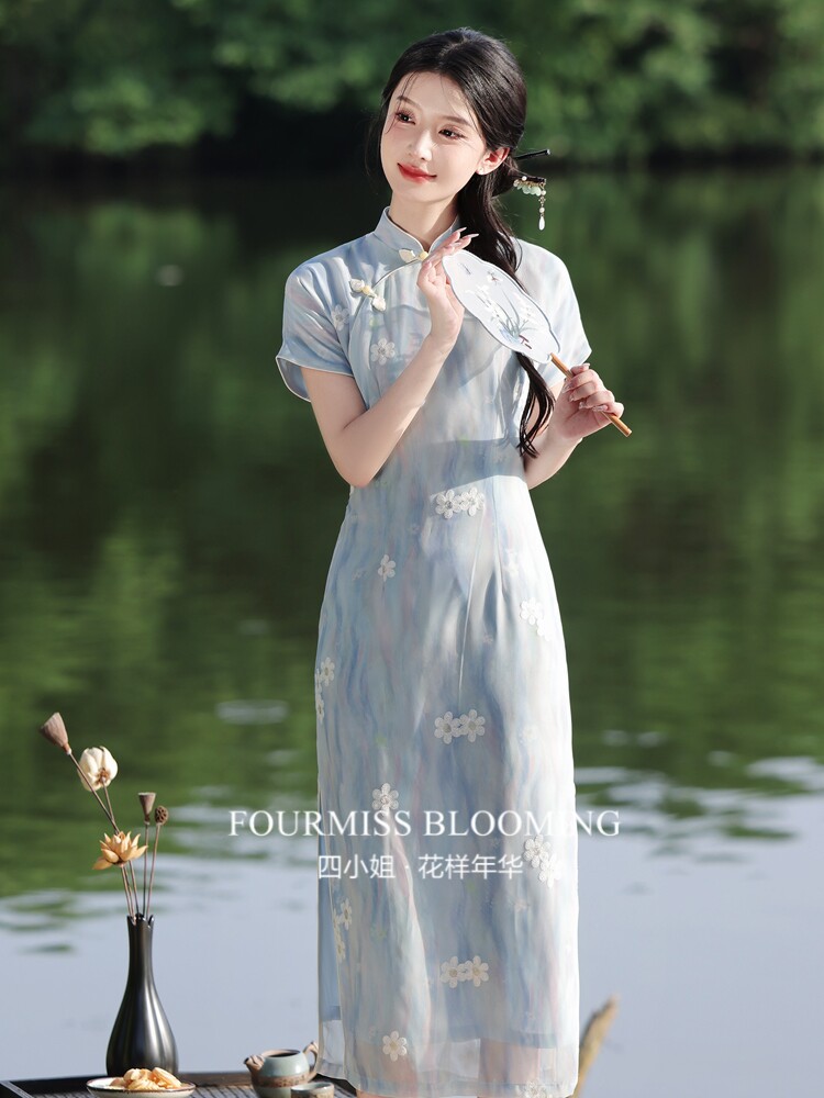 【花样年华】国风旗袍|蓝色绣花新中式改良年轻款少女绝美连衣裙