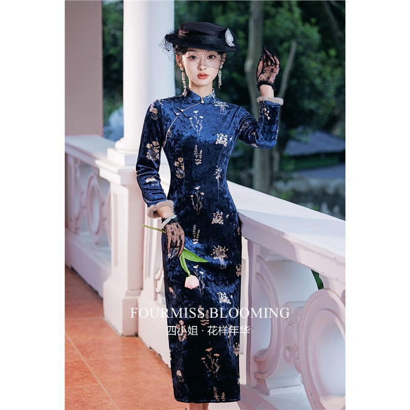 蓝色丝绒新中式连衣裙