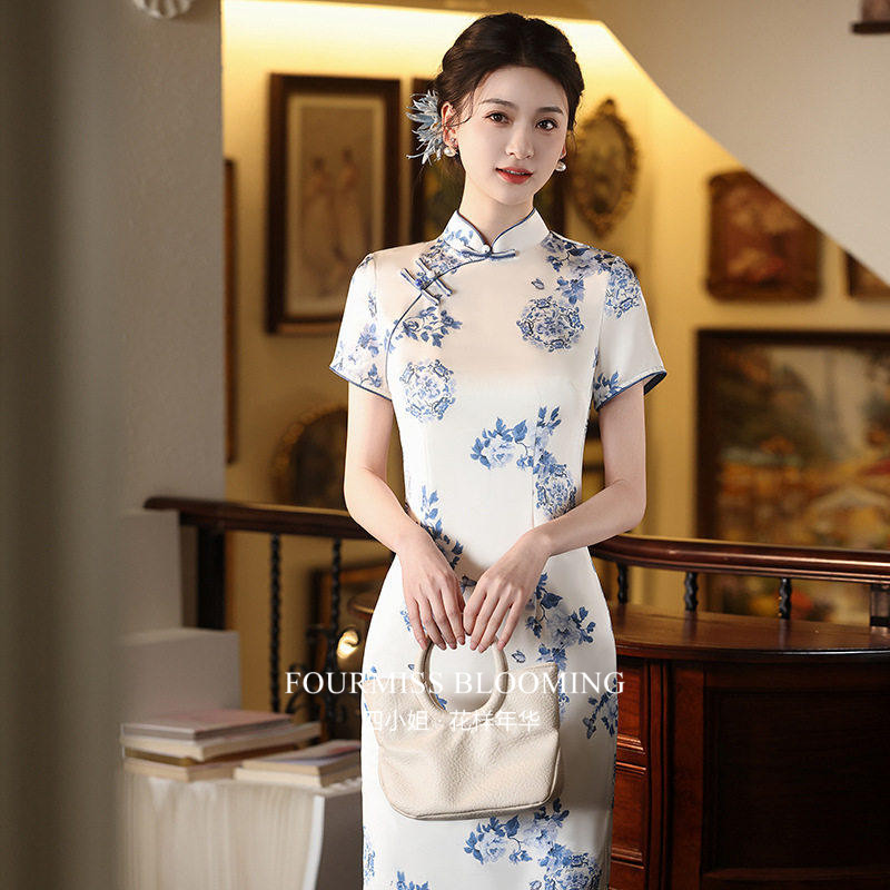 名丽青花瓷新中式女礼服