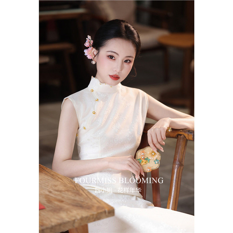 新中式白色订婚礼服43