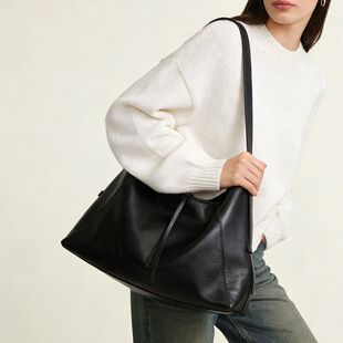 大牌简约机车包单肩包黑武士女平替时尚包包大容量通勤包托特新款