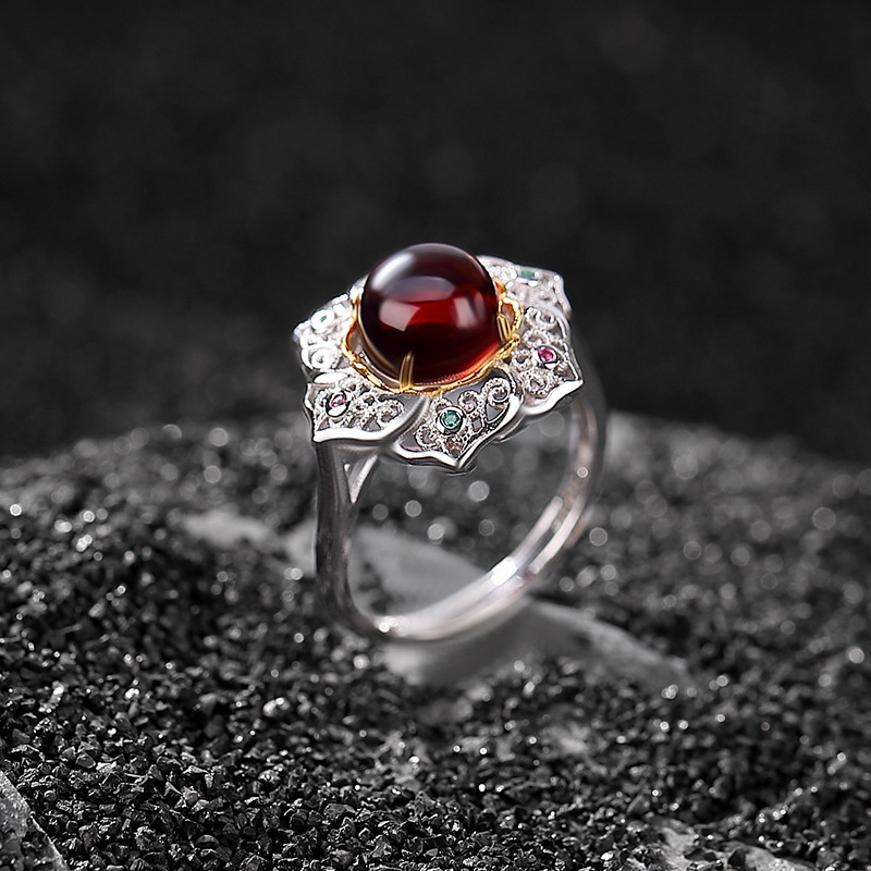 锦河畔 s925纯银镀金血珀复古气质如意镂空花纹戒指精致个性银