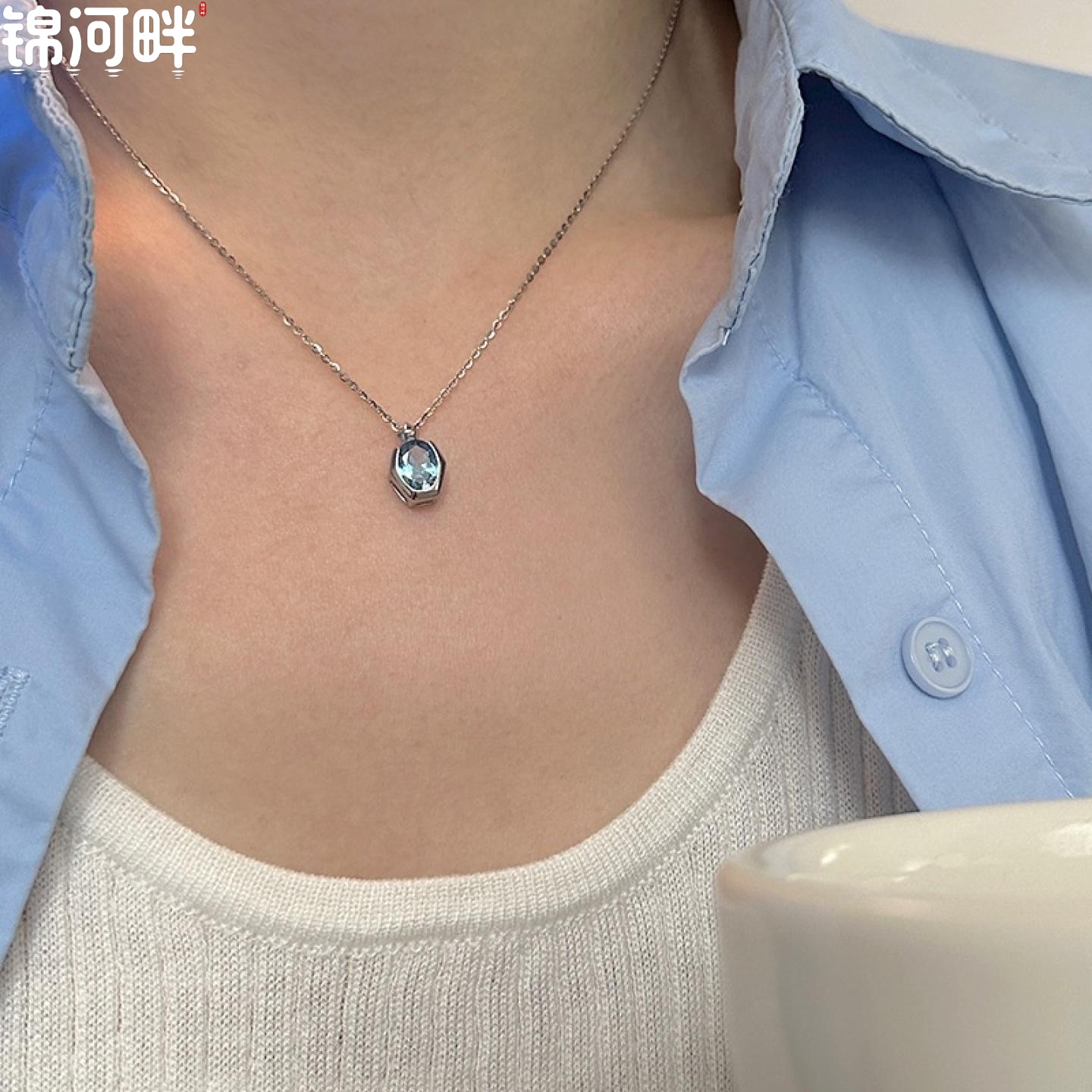 锦河畔 香水瓶造型镶钻项链925纯银时尚个性精致轻奢蓝色锆石