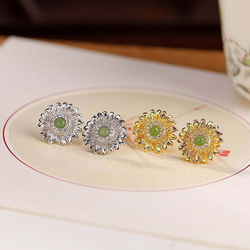 锦河畔 s925纯银镀金和田玉碧玉复古气质小雏菊耳钉个性菊花银耳