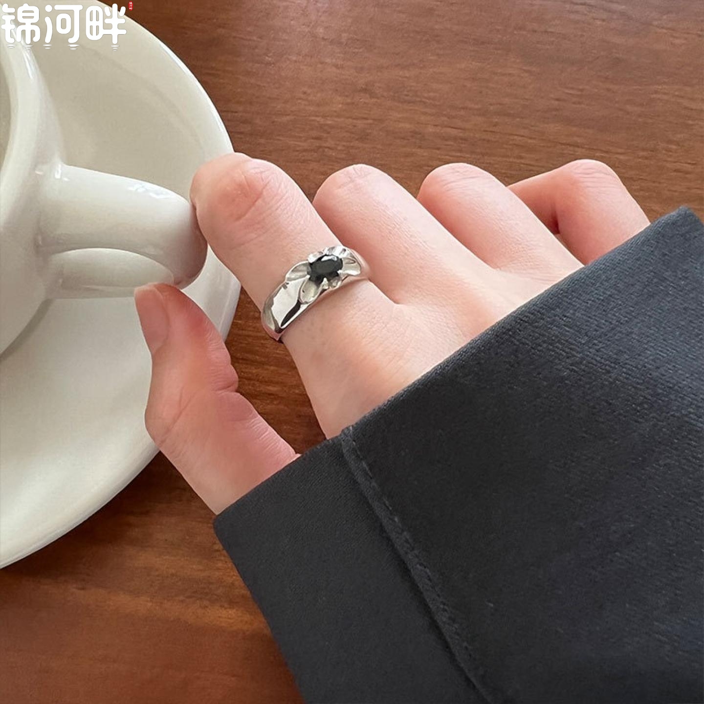 锦河畔 925纯银韩国黑玛瑙戒指闭口女轻奢小众精致不掉色指环